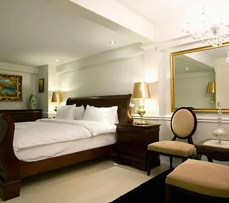 Sasha House Hotel