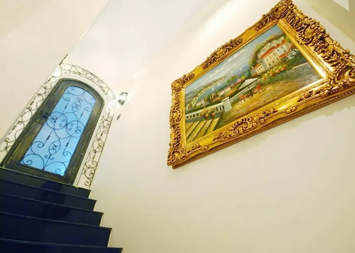 Sasha House Hotel